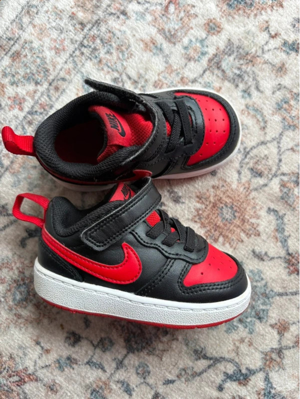 5C Toddler Boys Black and Red Nike Court Borough Hook & Loop